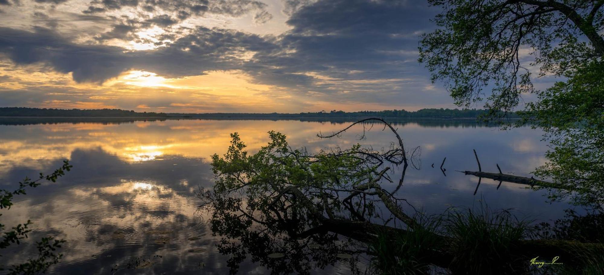 Vk Lake Aureilhan Kültér fotó